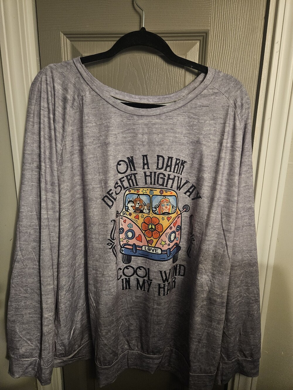 BRAND NEW ** Gray Graphic Long-Sleeve Top - Cool Wind Design